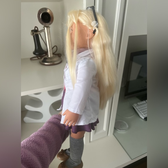 Our Generation Amelia Ann 18-inch Science Doll - Picture 2 of 13